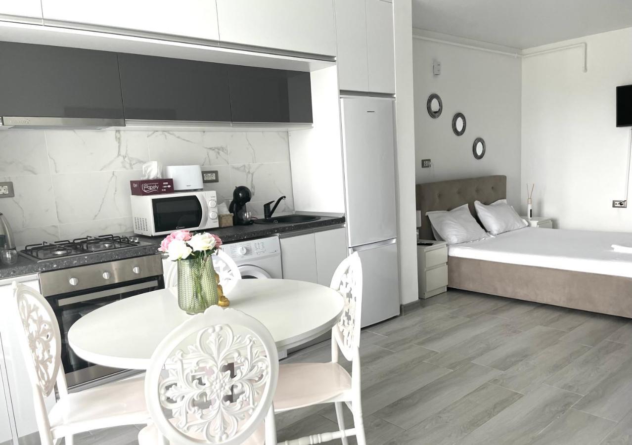 דירות Năvodari Dominic 2 Beds 1 Sofa Parking Pool Apartament By Alezzi Nord10 מראה חיצוני תמונה