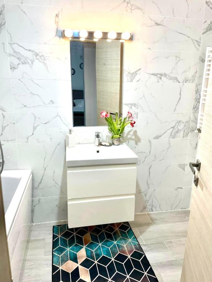 דירות Năvodari Dominic 2 Beds 1 Sofa Parking Pool Apartament By Alezzi Nord10 מראה חיצוני תמונה